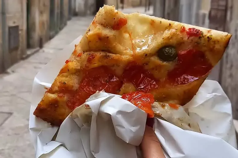 Essential Bites: Iconic Bari Street Food Dishes You Can't Miss